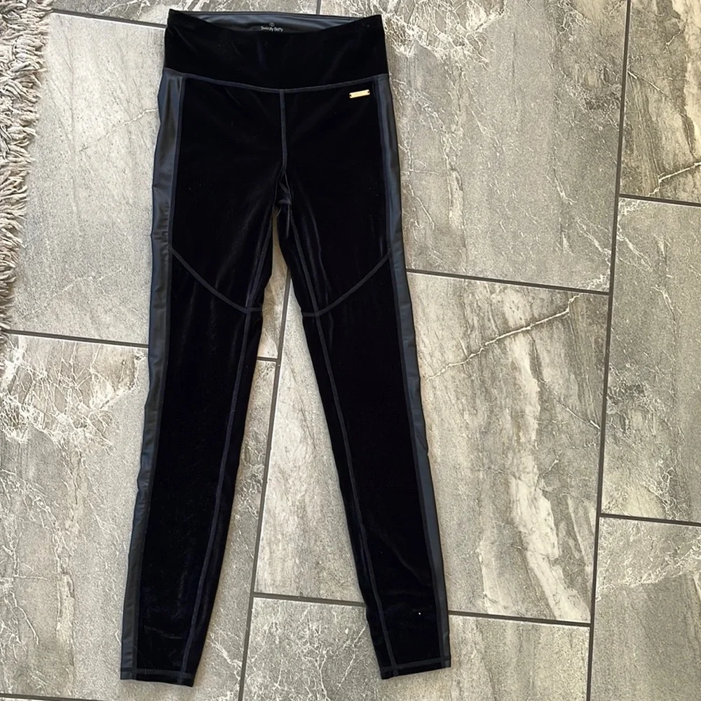 🖤 Sweaty Betty London Opulence velvet side strip faux leather black size small - Picture 3 of 10